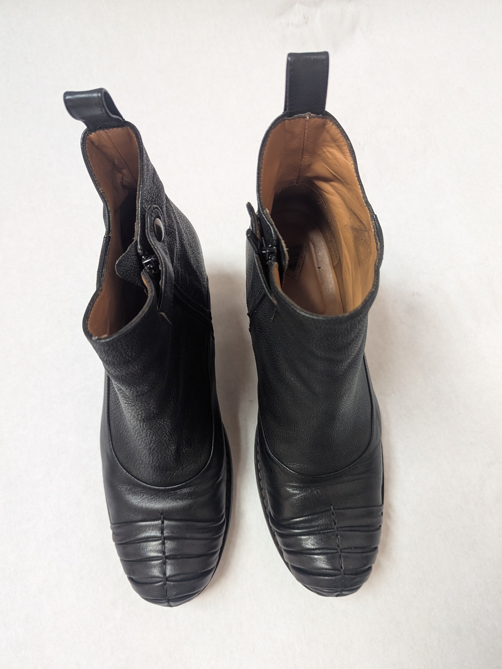 John Fluevog Mezzo Cecilia Boots Womens Black Leather Accordion Toe Heeled Zip